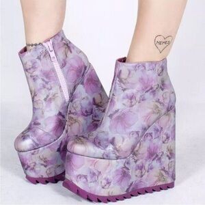 YRU Dimension Lavender Floral Platform Wedge Booties Sz 6